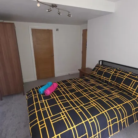 Ensuite Near Airbus & Rolls-royce, Southmead Hospital Бристоль