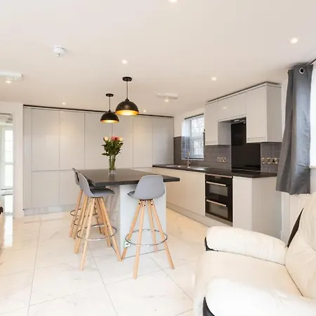 Ensuite Near Airbus & Rolls-royce, Southmead Hospital