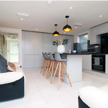 Проживание в семье Ensuite Near Airbus & Rolls-royce, Southmead Hospital