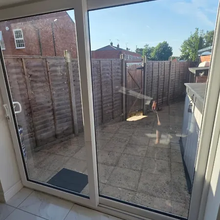 Ensuite Near Airbus & Rolls-royce, Southmead Hospital Бристоль