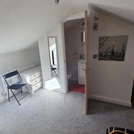 Проживание в семье Ensuite Near Airbus & Rolls-royce, Southmead Hospital *