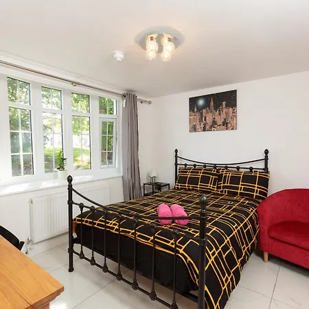Habitación en casa particular Ensuite Near Airbus & Rolls-royce, Southmead Hospital *