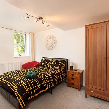 Ensuite Near Airbus & Rolls-royce, Southmead Hospital