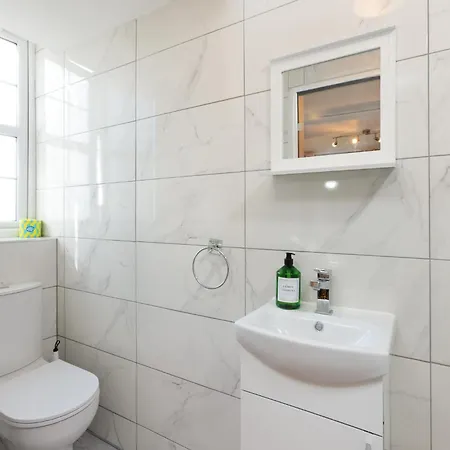 Ensuite Near Airbus & Rolls-royce, Southmead Hospital Bristol